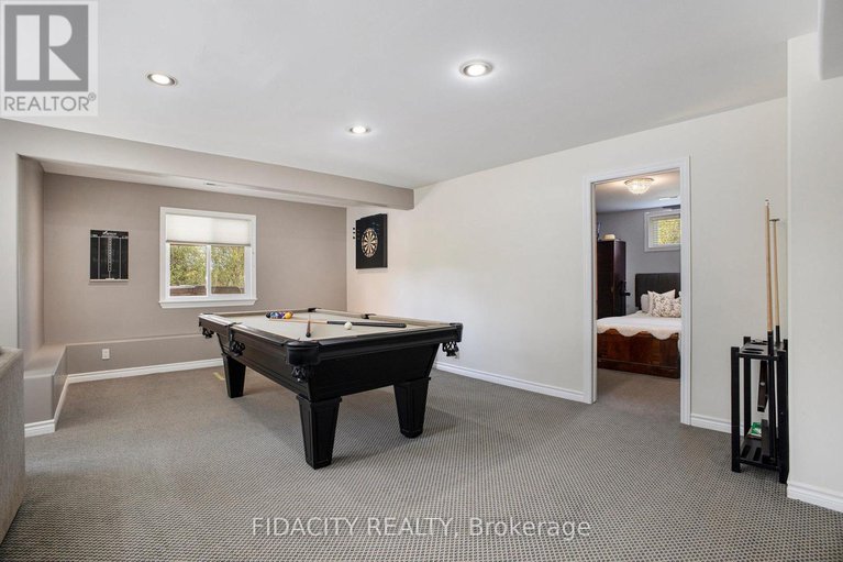 28880327/16-canadian-drive/remainder-of-stittsville-area/ottawa/ontario/K0A1B0_30