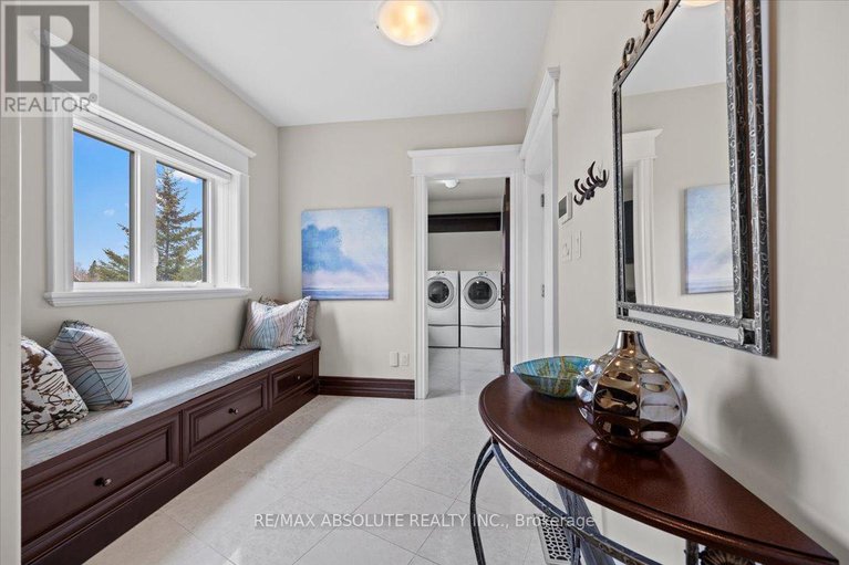 28246473/124-biltmore-crescent/btwn-franktown-rd-fallowfield-rd/ottawa/ontario/K2S2C6_22