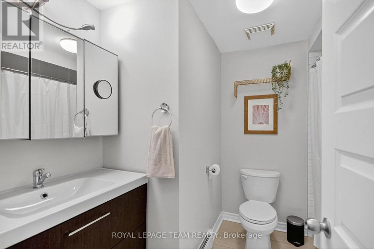 28916021/1e-seyton-drive/westcliffe-estates/ottawa/ontario/K2H8Y5_31