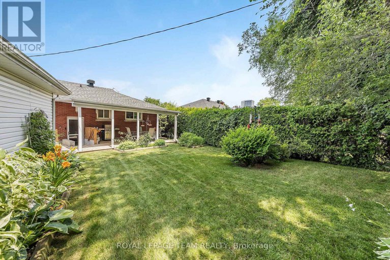 28624238/1830-kerr-avenue/mckellar-heights/ottawa/ontario/K2A1J3_31
