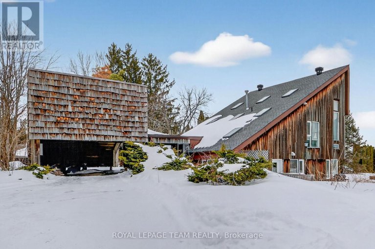 29422751/5965-rideau-valley-drive-n/manotick-south-to-roger-stevens/ottawa/ontario/K4M1B3_1