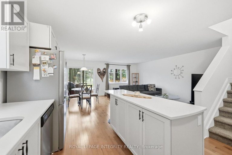 29608681/241-dion-avenue/town-of-rockland/clarence-rockland/ontario/K4K0M3_10