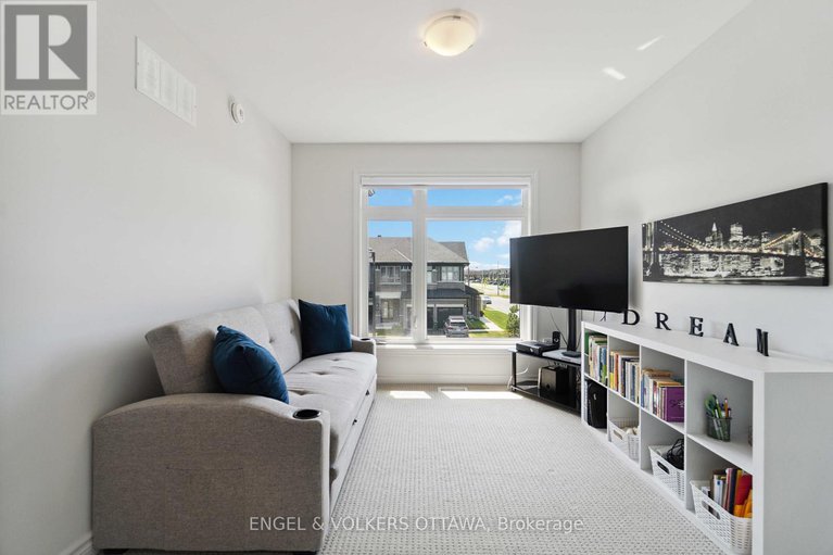 28568495/640-cordelette-circle/mer-bleuebradley-estatesanderson-park/ottawa/ontario/K1W0P2_29