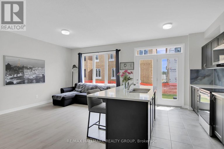 28480332/676-quilter-row/goulbourn-twp-from-franktown-rdsouth-to-rideau/ottawa/ontario/K0A2Z0_11