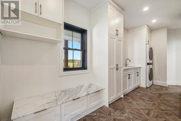 28166284/3978-squire-road/south-glengarry-charlottenburgh-twp/south-glengarry/ontario/K0C1B0_3