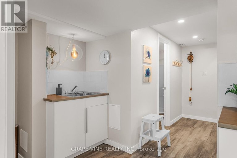 28359761/406-woodfield-drive/tanglewood/ottawa/ontario/K2G3W9_33