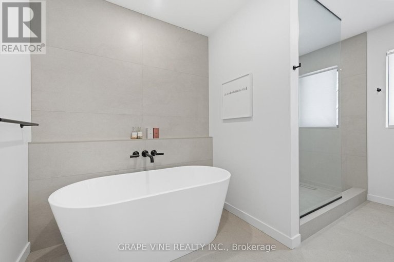 29642909/1108a-falaise-road/borden-farmstewart-farmcarleton-heightsparkwood-hills/ottawa/ontario/K2E6R2_26