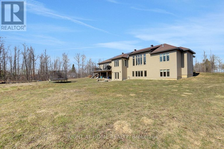 29592733/8660-flewellyn-road/remainder-of-stittsville-area/ottawa/ontario/K0A1B0_46