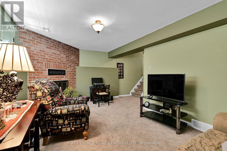 28651586/1631-wainfleet-street/chateauneuf/ottawa/ontario/K1C3G3_29