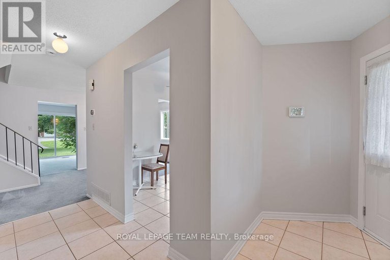 28605729/1073-ewing-street/hunt-club-park/ottawa/ontario/K1G4Y6_5