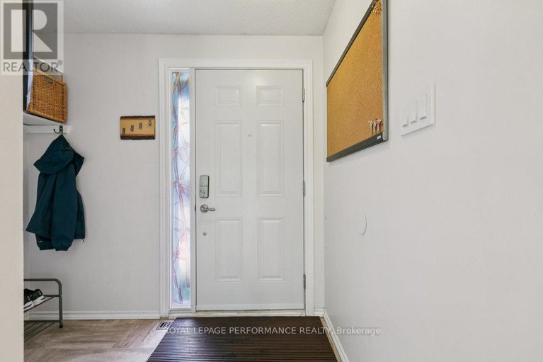 28575649/75-1646-du-sommet-place/chateauneuf/ottawa/ontario/K1C4Y9_4