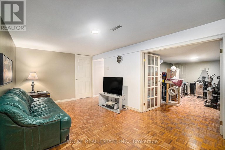 28613280/694-morewood-crescent/fallingbrookpineridge/ottawa/ontario/K4A2P7_28