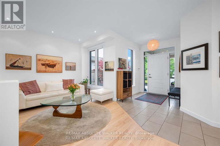 28644323/107-joshua-street/mer-bleuebradley-estatesanderson-park/ottawa/ontario/K1W0A2_7