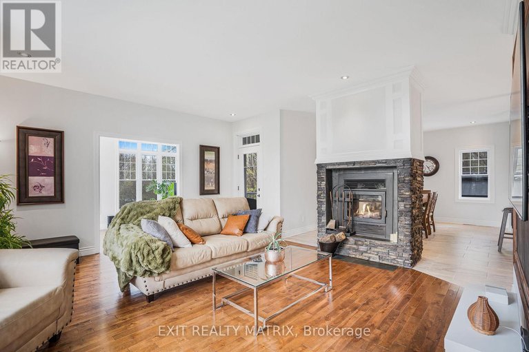 29094992/5-64-radstock-lane/champlain-twp/champlain/ontario/K6A2R2_15