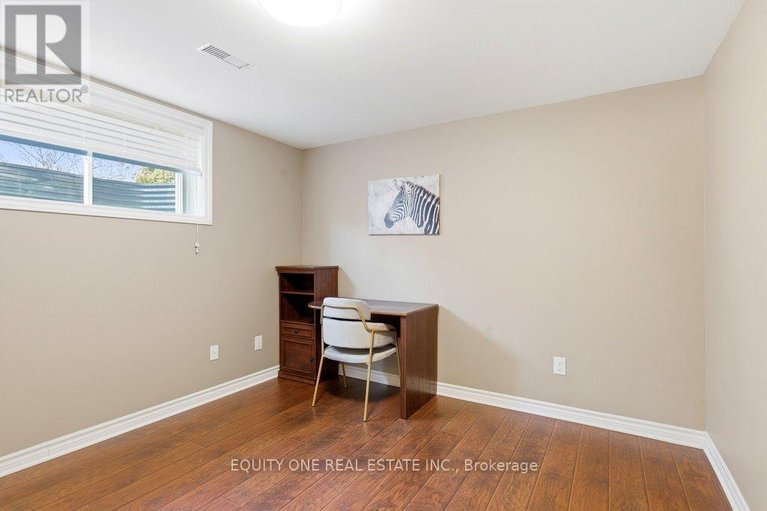 29590568/240-trailgate-street/riverside-southgloucester-glen/ottawa/ontario/K1V0Z9_40