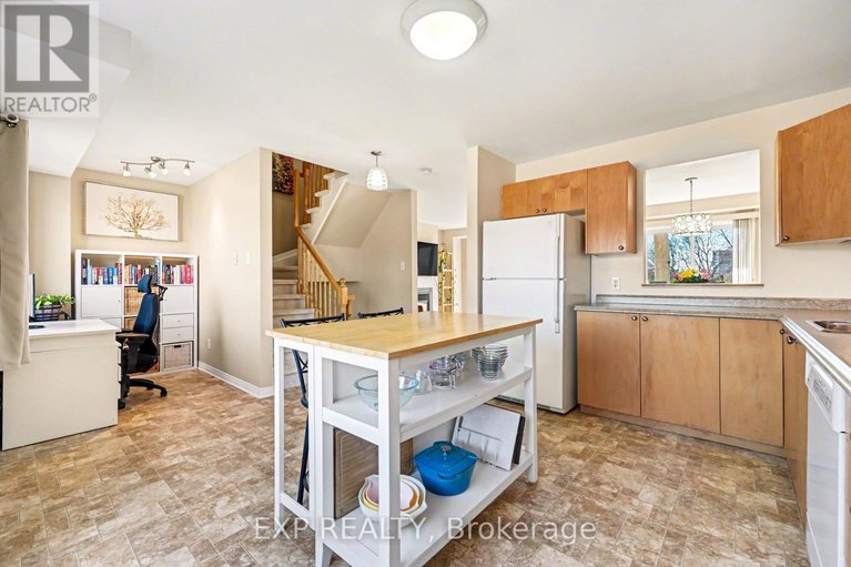 29666141/8-barnaby-private/overbrookcastle-heights/ottawa/ontario/K1K4S4_16