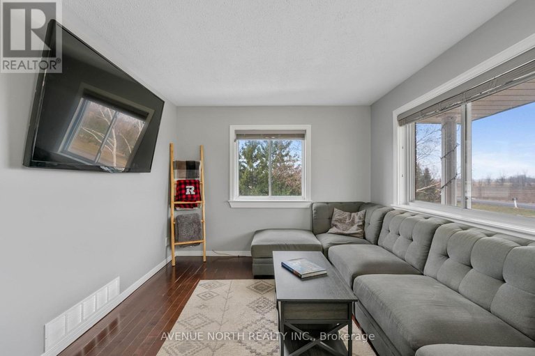 29682400/12472-nesbitt-road/winchester/north-dundas/ontario/K0C2K0_12