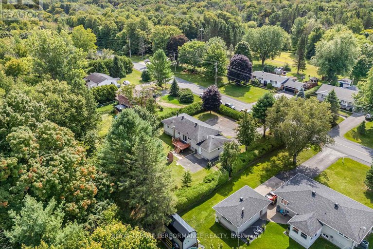 28854771/751-pattee-road/champlain-twp/champlain/ontario/K6A2R2_32