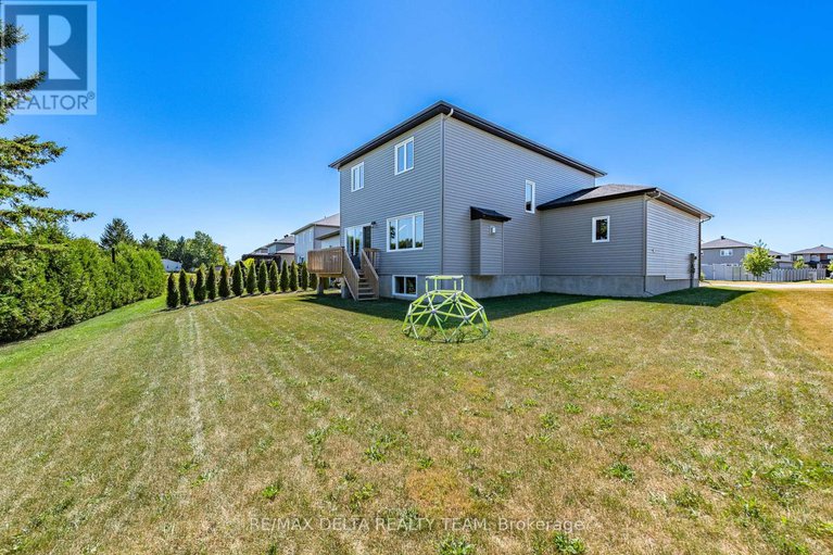 28750811/688-geneva-crescent/embrun/russell/ontario/K0A1W0_41