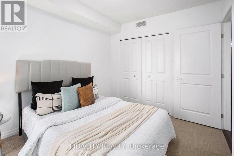 28466126/1105-242-rideau-street/sandy-hill/ottawa/ontario/K1N0B7_14