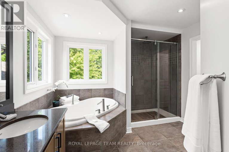 28608348/387-ridgeside-farm-drive/kanata-north-west/ottawa/ontario/K2W1H3_35