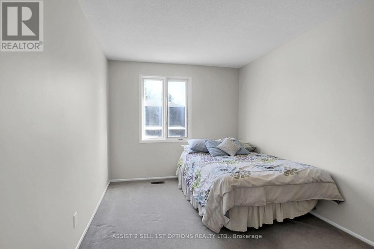 29626461/11-elvaston-avenue/craig-henrywoodvale/ottawa/ontario/K2G3T2_16