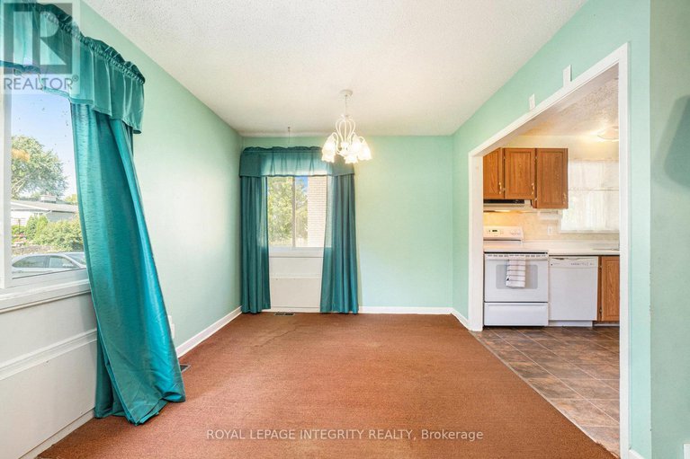 28649416/14-mulvagh-avenue/borden-farmstewart-farmcarleton-heightsparkwood-hills/ottawa/ontario/K2E6M6_10