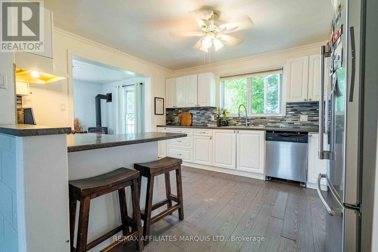 28564851/5042-johnson-road/south-glengarry-charlottenburgh-twp/south-glengarry/ontario/K0C2J0_18