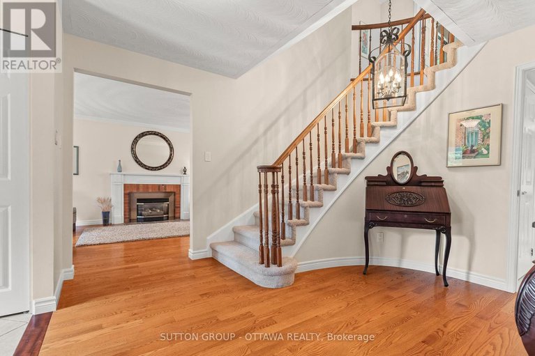 28824766/9-sundance-court/sheahan-estatestrend-village/ottawa/ontario/K2H8T4_6