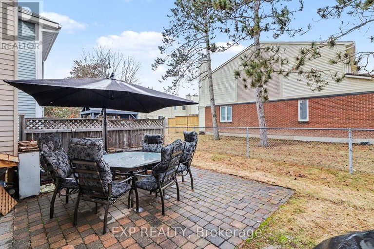 29593810/358-valade-crescent/fallingbrookpineridge/ottawa/ontario/K4A2V7_31