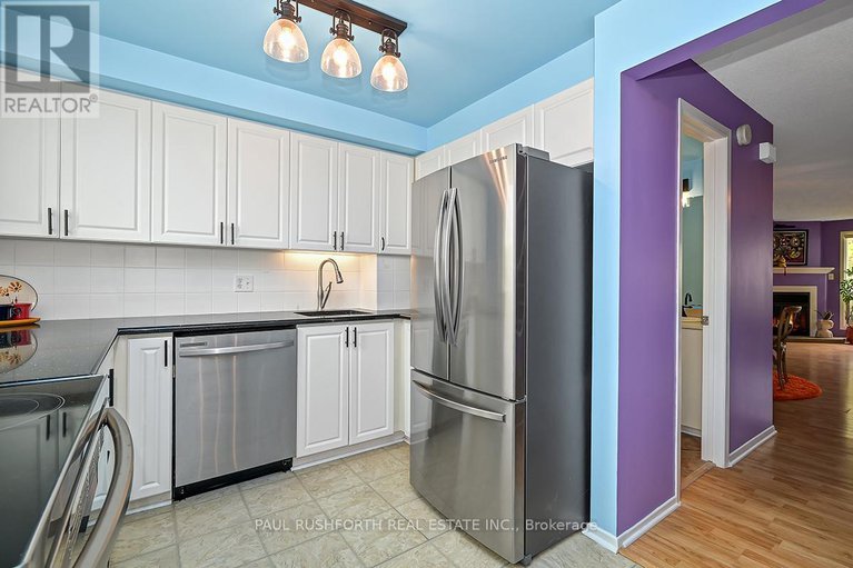 28350118/b-6782-jeanne-darc-boulevard-n/convent-glen-north/ottawa/ontario/K1C6E9_8