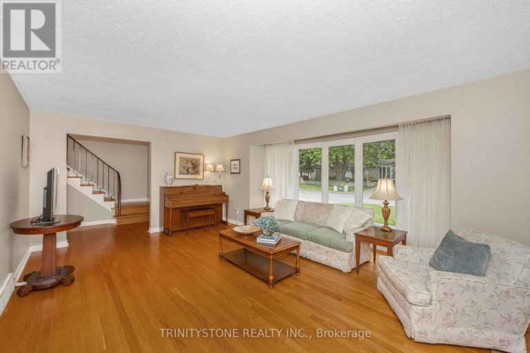 28500513/7-pulford-crescent/bayshore/ottawa/ontario/K2B6L6_9