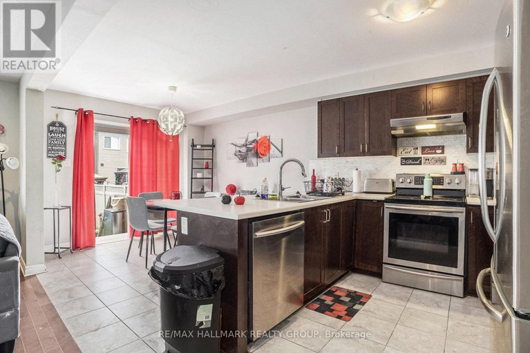 28523089/6349-renaud-road/mer-bleuebradley-estatesanderson-park/ottawa/ontario/K1W0J4_8