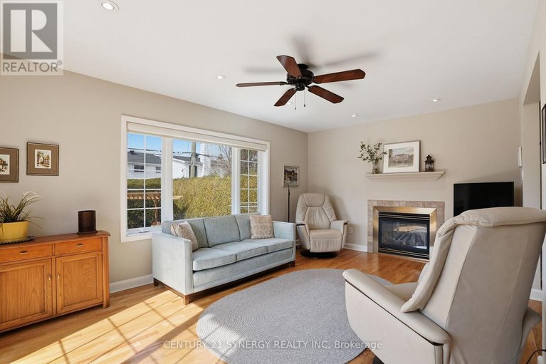 29577720/1298-woodside-drive/copeland-park/ottawa/ontario/K2C2G9_15