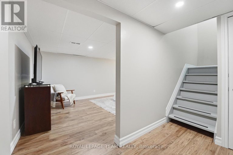 29452274/67-castlefrank-road/glencairnhazeldean/ottawa/ontario/K2L2E6_40