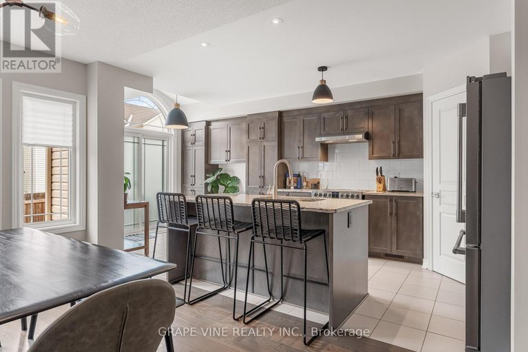 28315912/568-voie-du-pin-rouge-way/mer-bleuebradley-estatesanderson-park/ottawa/ontario/K1W0C4_11