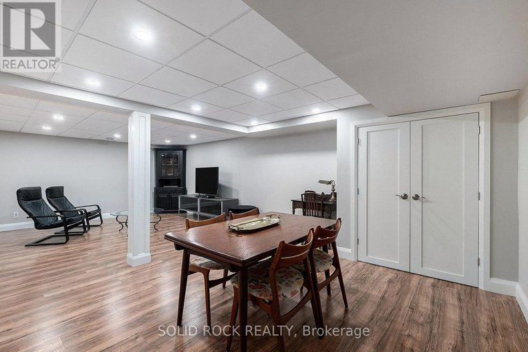 28850982/18-falk-avenue/knollsbrook/ottawa/ontario/K2J1L1_33