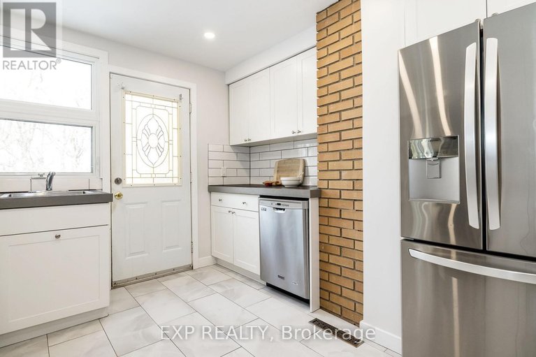 29612594/2196-plesser-street/elmvale-acresurbandale/ottawa/ontario/K1G2X3_14