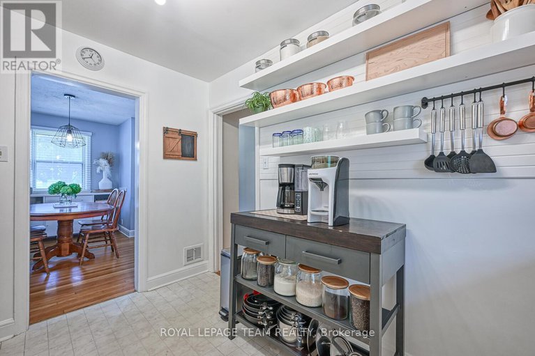 28897706/23-norice-street/meadowlandscrestview/ottawa/ontario/K2G2X3_14