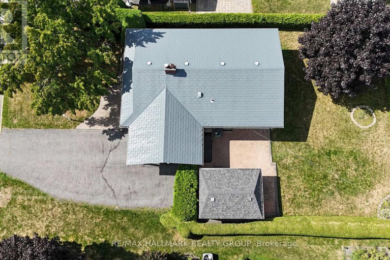 28842722/38-hadley-circle/bells-corners/ottawa/ontario/K2H6N9_2