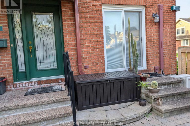 29221824/108-1765-cabaret-lane/fallingbrookpineridge/ottawa/ontario/K4A2H3_24