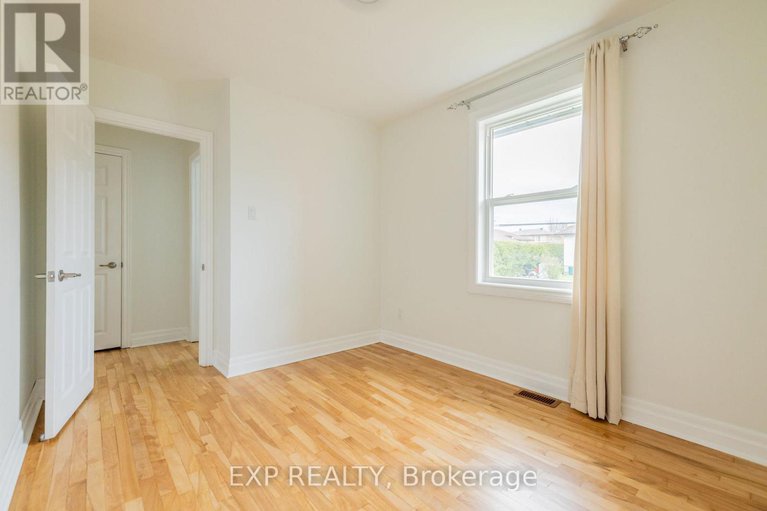 28811439/1954-rosebella-avenue/blossom-parkleitrim/ottawa/ontario/K1T1G7_19