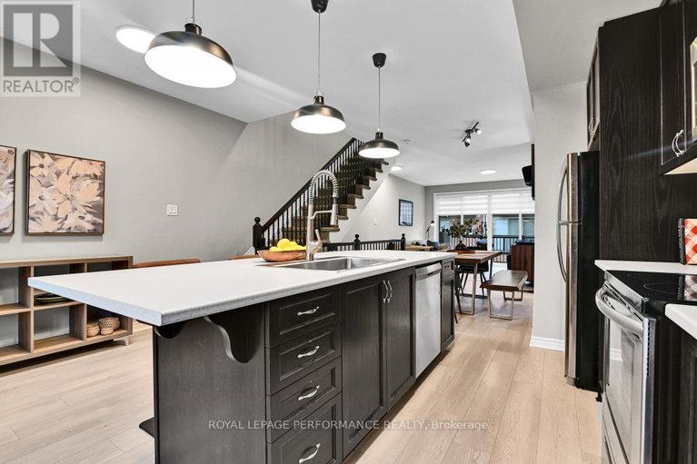 29064818/215-makadewa-private/cfb-rockcliffe-and-area/ottawa/ontario/K1K4Z9_19