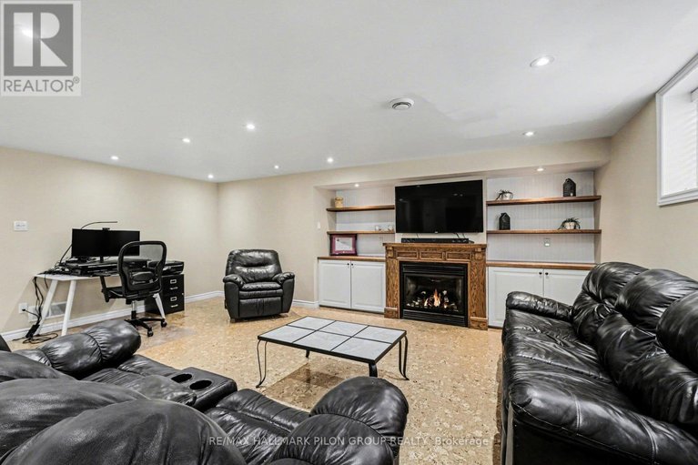 29579185/1878-montmere-avenue/notting-hillsummerside/ottawa/ontario/K4A0L7_18