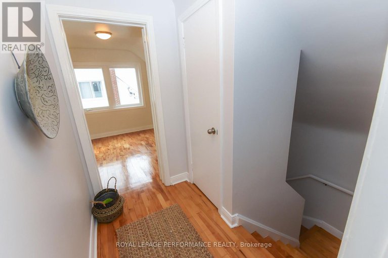28929176/274-queen-mary-street/overbrookcastle-heights/ottawa/ontario/K1K1X2_21