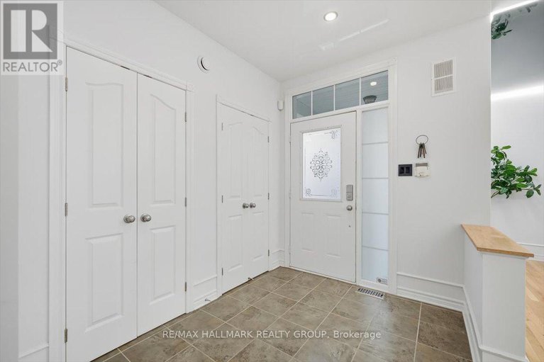 28973133/930-scala-avenue/notting-hillsummerside/ottawa/ontario/K4A5E1_3
