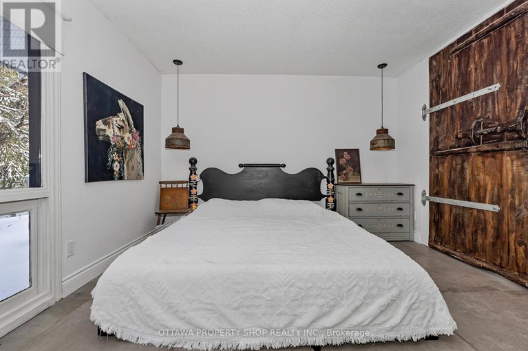 29325110/33-rutherford-crescent/beaverbrook/ottawa/ontario/K2K1N1_24