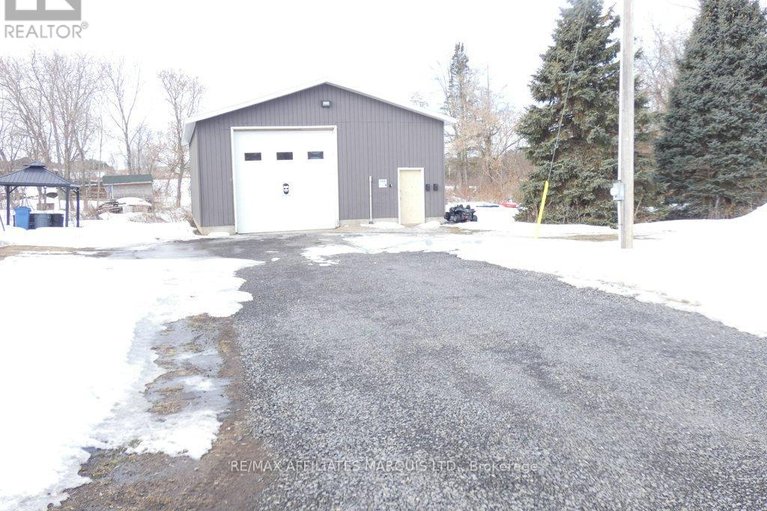 29444541/6769-st-polycarp-street/moose-creek/north-stormont/ontario/K0C1W0_34