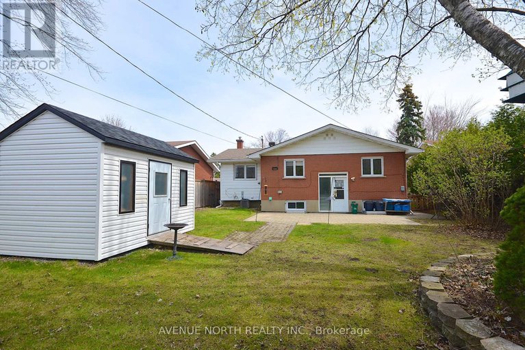 28262134/866-claude-street/castle-heightsrideau-high/ottawa/ontario/K1K2S6_28