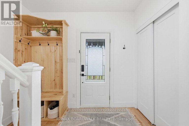 29643946/62-craig-street/village-of-russell/russell/ontario/K4R1A2_4